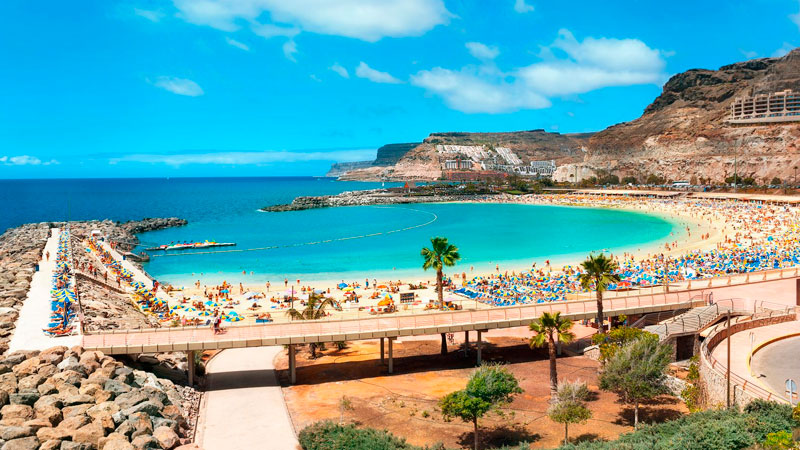 Beach lovers home from home in sunny Gran Canaria, Playa del